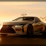 Pocos modelos de producción se parecen tanto a un prototipo como el Lexus LC 500. Su enorme parrilla frontal, las musculosas formas de la carrocería, la iluminación futurista y la estilizada línea del techo crean una de las siluetas más impactantes de la actualidad. Lexus asumió riesgos que pocas marcas se atreven a tomar y el resultado fue uno de los coupés más espectaculares del siglo XXI.