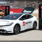 Los híbridos enchufables generan dudas entre quienes no conocen bien la diferencia respecto a un coche 100 % eléctrico. La necesidad de cargar la batería, los tiempos de carga y la autonomía eléctrica provocan inseguridad en conductores acostumbrados únicamente a motores de combustión tradicionales.