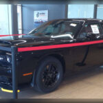 Creado prácticamente para las carreras de aceleración, el Demon utiliza un V8 HEMI sobrealimentado de 6.2 litros que genera hasta 840 caballos.

Gracias a su configuración específica para drag racing, puede alcanzar los 100 km/h en aproximadamente 2,3 segundos, convirtiéndose en uno de los muscle cars más rápidos jamás construidos.