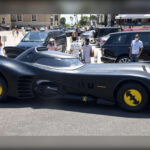 El primer gran Batmobile, creado para la serie de televisión de 1966 basada en Batman, nació a partir del prototipo Lincoln Futura de 1955. Con diseño futurista, burbuja transparente y enormes aletas, fue subastado por 4,62 millones de dólares en 2013.El primer gran Batmobile, creado para la serie de televisión de 1966 basada en Batman, nació a partir del prototipo Lincoln Futura de 1955. Con diseño futurista, burbuja transparente y enormes aletas, fue subastado por 4,62 millones de dólares en 2013.
