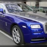 El Rolls-Royce Wraith representa la cúspide del lujo automovilístico moderno. Su enorme motor V12 ofrece una entrega de potencia suave y silenciosa, mientras que el aislamiento acústico y la calidad de rodadura crean una sensación de confort prácticamente incomparable. Cada detalle del interior puede personalizarse al gusto del propietario, convirtiendo cada unidad en una auténtica pieza única.