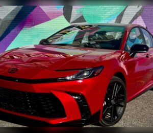 El Toyota Prius pierde terreno en Estados Unidos y el nuevo Camry podría ser el culpable.