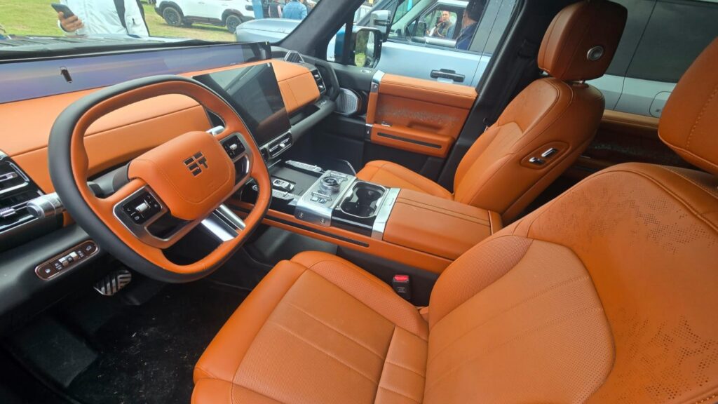 Análisis del Jetour G700: Precios, versiones y especificaciones en México
