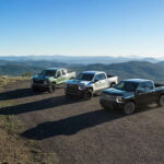 La Chevrolet Silverado 2027 ya es oficial y llega con una actualización profunda. La marca ha introducido un diseño exterior revisado, una cabina completamente rediseñada, nuevas pantallas de mayor tamaño y una gama mecánica renovada. Chevrolet asegura que se trata de la Silverado más avanzada y potente de su historia, aunque todavía quedan muchas preguntas sin respuesta.