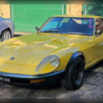 El Datsun 240Z revolucionó el segmento de los deportivos asequibles a principios de los años 70, pero durante mucho tiempo fue infravalorado frente a modelos europeos más prestigiosos. Hoy es uno de los clásicos japoneses más buscados gracias a su diseño elegante, su fiabilidad y su importante legado en la competición. Las unidades bien conservadas alcanzan cifras cada vez más elevadas en subastas especializadas.