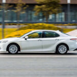 El Toyota Camry mantiene desde hace años una posición destacada entre los coches más vendidos de Estados Unidos. Su presencia masiva en las carreteras y algunos sistemas antirrobo ya desfasados en versiones antiguas contribuyeron a que registrara cerca de 17.000 robos durante el año analizado.