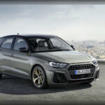 El Audi A1 representa la cara más compacta y accesible de Audi, con motores que iban desde opciones eficientes de tres cilindros hasta variantes más potentes. Sin embargo, el mercado estadounidense nunca mostró interés real en coches pequeños premium, lo que dejó al A1 fuera del catálogo local pese a su éxito en Europa.El Audi A1 representa la cara más compacta y accesible de Audi, con motores que iban desde opciones eficientes de tres cilindros hasta variantes más potentes. Sin embargo, el mercado estadounidense nunca mostró interés real en coches pequeños premium, lo que dejó al A1 fuera del catálogo local pese a su éxito en Europa.