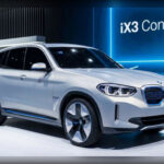 El BMW iX3 Evolution estrenará una arquitectura completamente nueva diseñada específicamente para vehículos eléctricos. Gracias a una batería de mayor densidad energética, ofrecerá más autonomía sin comprometer el espacio interior. Entre sus elementos más innovadores destacan un avanzado sistema de visualización proyectada sobre el parabrisas y un entorno digital pensado para maximizar la interacción entre conductor y vehículo.