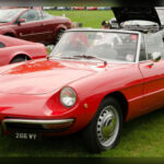 El Alfa Romeo Spider es uno de los descapotables más emblemáticos de Europa. Producido entre 1966 y 1993, conquistó a miles de conductores gracias a su combinación de elegancia, diversión al volante y carácter italiano. Su aparición en la película 