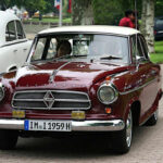 El Borgward Isabella, presentado en 1954, se convirtió en el modelo más conocido de la marca alemana antes de su desaparición en los años sesenta. Décadas después, Borgward intentó recuperar esta denominación con un prototipo eléctrico presentado en 2017. Isabella es uno de los nombres femeninos más populares del mundo y ha sido utilizado durante siglos por integrantes de diversas familias reales europeas.