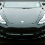 Tesla revolucionó la industria del automóvil eléctrico, pero algunos propietarios siguen reportando incidencias relacionadas con la calidad de fabricación. Los Model S y Model X han sido objeto de críticas por ajustes imperfectos y errores de software, aspectos que generan dudas sobre la fiabilidad a largo plazo de la marca estadounidense.