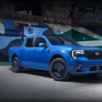 La exitosa Ford Maverick se ensambla en Hermosillo, México, una de las plantas más avanzadas de Ford en América del Norte. Desde su lanzamiento, esta pickup compacta ha conquistado a miles de compradores gracias a su eficiencia, versatilidad y precio accesible, convirtiéndose en uno de los mayores éxitos recientes de la marca del óvalo azul.