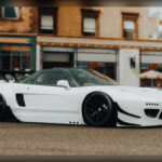 El Honda NSX Type R llevó las cualidades del NSX original un paso más allá gracias a una importante reducción de peso y una puesta a punto enfocada completamente a la conducción deportiva. Fabricado en cantidades muy reducidas, este modelo es considerado actualmente uno de los deportivos japoneses más admirados por su precisión, equilibrio y pureza al volante.