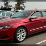 El Chevrolet Impala ha sido durante años una herramienta de trabajo para flotas empresariales y organismos públicos. Su capacidad para soportar un uso diario intensivo, junto con una mecánica relativamente sencilla y resistente, ha contribuido a consolidar su reputación como uno de los modelos estadounidenses más duraderos de su generación.