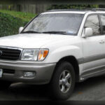La nueva generación del Toyota Land Cruiser ha despertado un enorme interés en todo el mundo. Su prestigio histórico, asociado a décadas de durabilidad extrema y fiabilidad en cualquier terreno, sigue impulsando su valor de reventa en prácticamente todos los mercados.