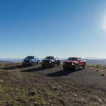 Mientras Chevrolet mantiene en reserva buena parte de la información técnica, sus rivales cuentan con especificaciones perfectamente definidas. Modelos como la Ford F-150, la Ram 1500 y la Toyota Tundra ya ofrecen datos concretos sobre potencia, consumo, capacidad de carga y remolque, lo que aumenta la presión sobre Chevrolet para demostrar que su nueva Silverado puede competir al más alto nivel.