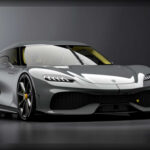 La obra maestra de Christian von Koenigsegg redefine todo lo conocido hasta ahora. El Koenigsegg Gemera desarrolla 2.300 CV gracias a la combinación de un motor V8 biturbo y un avanzado sistema híbrido denominado Dark Matter, convirtiéndose en el coche de producción más potente del planeta. Lo más sorprendente es que ofrece cuatro plazas reales, inaugurando una nueva categoría que la marca denomina Mega GT.