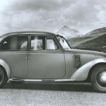 El Fiat 1500 original destacó por introducir una carrocería muy avanzada desde el punto de vista aerodinámico, situándose entre los diseños más innovadores de mediados de la década de 1930. Equipado con un moderno motor de seis cilindros en línea y válvulas en cabeza, el modelo reflejaba la voluntad de Fiat de explorar nuevas soluciones técnicas y estilísticas en una época de profundos cambios para la industria.