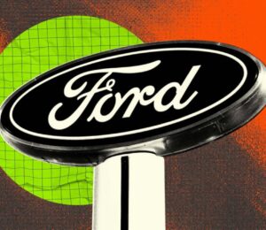 Ford reconoce su error con la IA: tuvo que recontratar ingenieros para solucionar un grave problema interno.