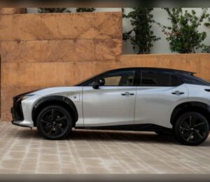 Toyota y Subaru llaman a revisión casi 21.000 coches eléctricos por un fallo que puede cortar la tracción sin previo aviso.