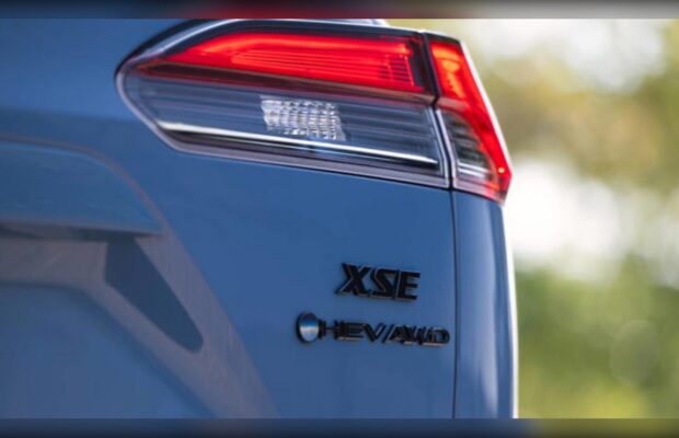 El nuevo Mazda CX-5 arrasa con más de 10.000 reservas en un mes y pone contra las cuerdas al Toyota RAV4.