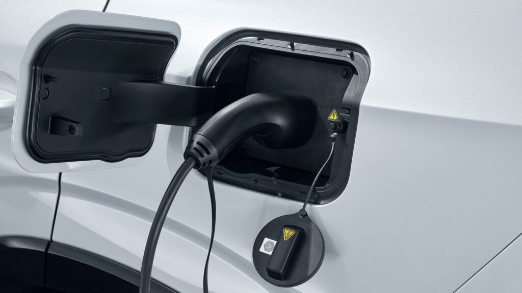 Autos híbridos a precio de gasolina: La estrategia de MG para México en 2027