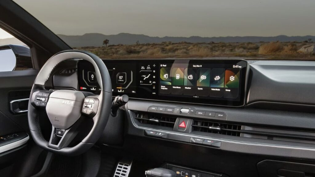 Análisis del Kia K4: Precio en versión sedán y hatchback en México 
