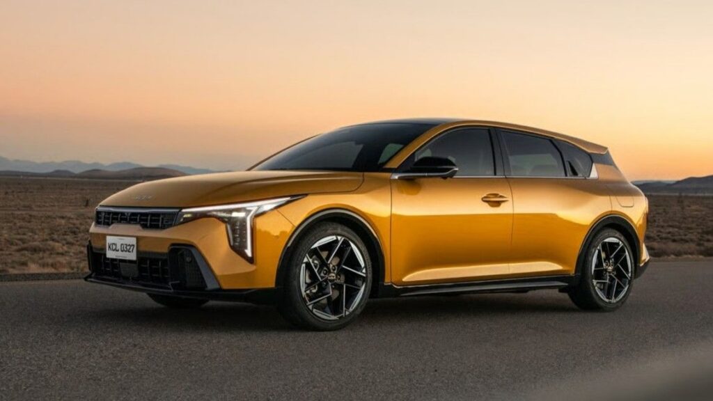 Análisis del Kia K4: Precio en versión sedán y hatchback en México 