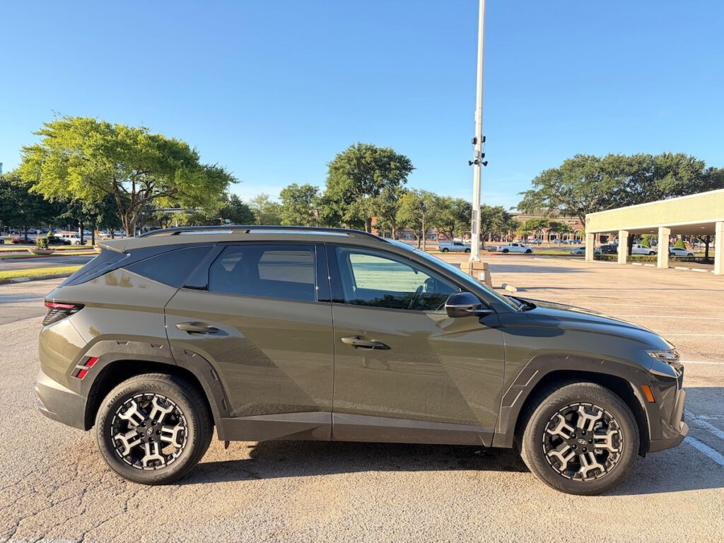 Lateral de un Tucson XRT 2026