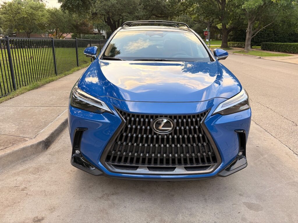 Frontal del Lexus NX Plug-in Hybrid 2026