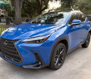 Frontal 3/4 del Lexus NX Plug-in Hybrid 2026