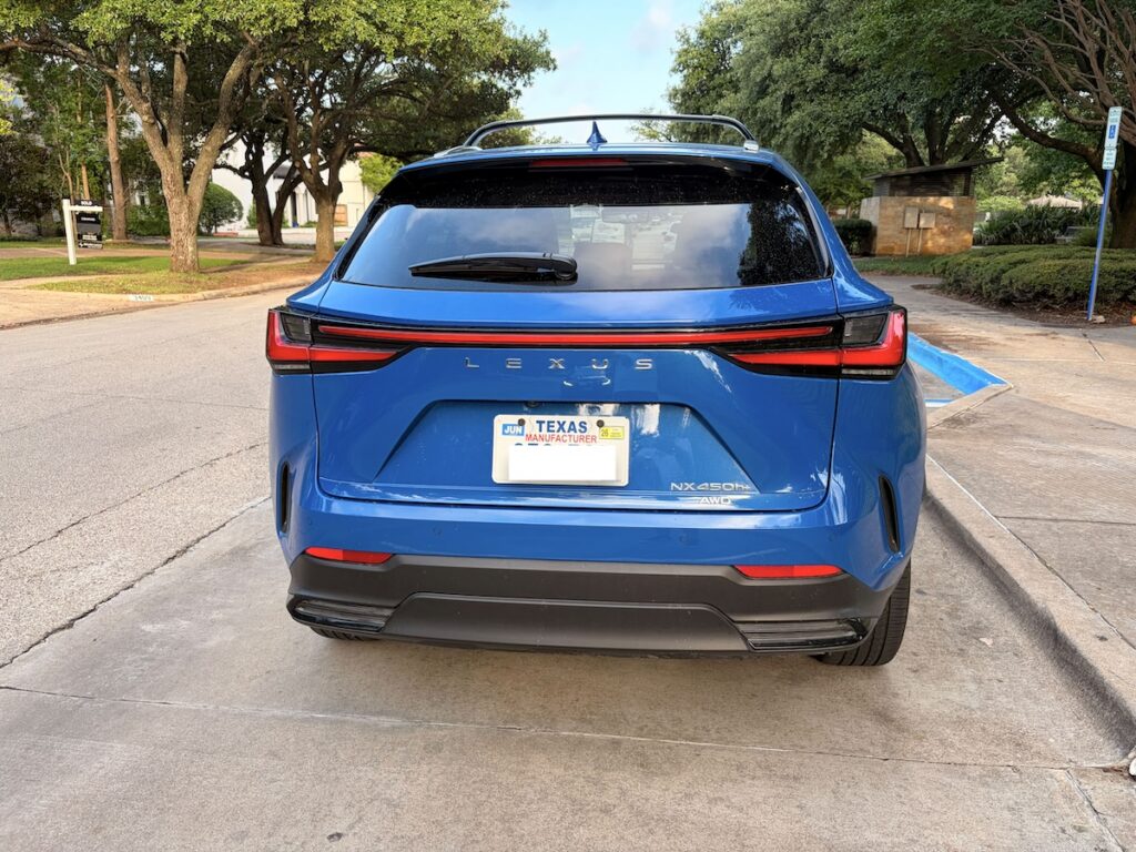 Trasera de un Lexus 2026 NX