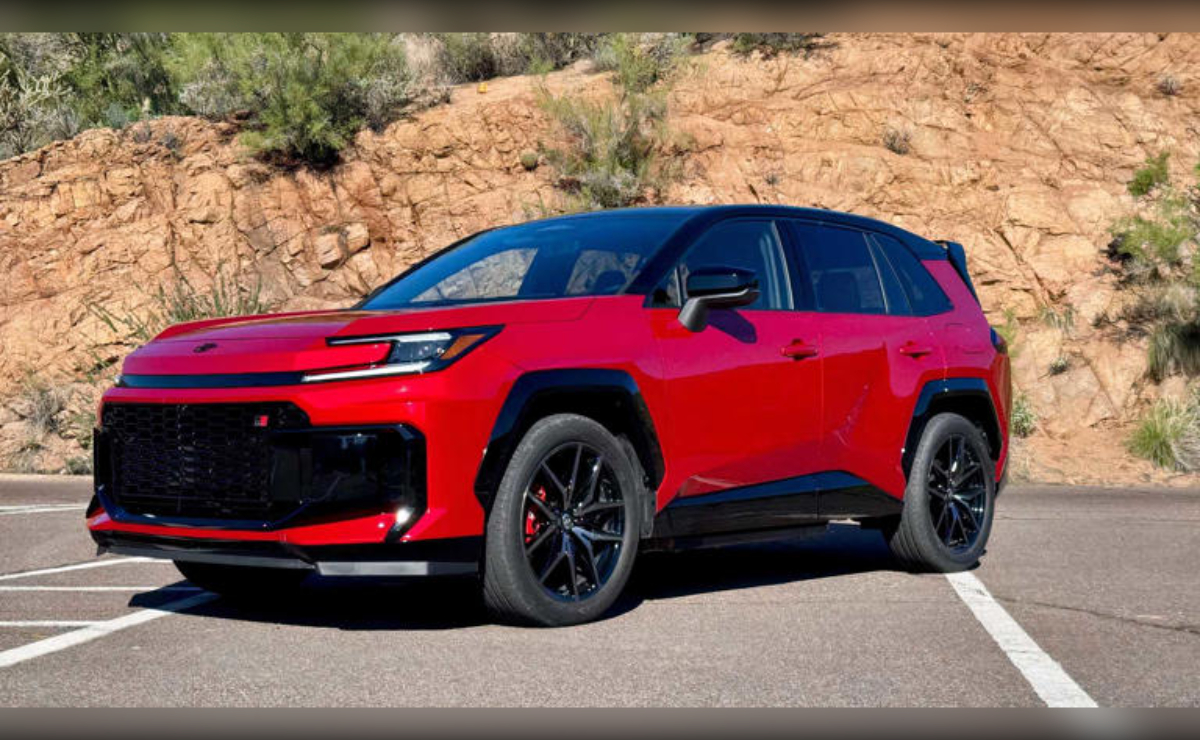 Toyota RAV4 PHEV supera al Golf GTI y sorprende con su aceleración