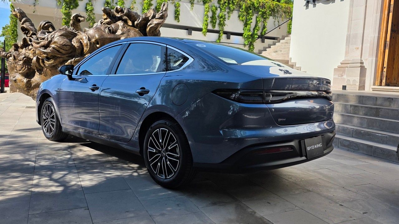 Reseña BYD King 2027: cero gasolina en ciudad, 27 km/l en carretera
