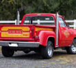 La pickup Dodge de 1978 que humilló a un Ferrari y creó la era de los muscle trucks