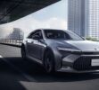 Toyota Crown 2027 sorprende con un cambio inesperado: pierde eficiencia pese a estrenar un nuevo sistema híbrido