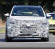 El nuevo Mercedes-Benz GLA ya tiene fecha de presentación y sus fotos espía revelan un diseño más aerodinámico