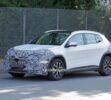 El nuevo Mercedes-Benz GLA ya tiene fecha de presentación y sus fotos espía revelan un diseño más aerodinámico