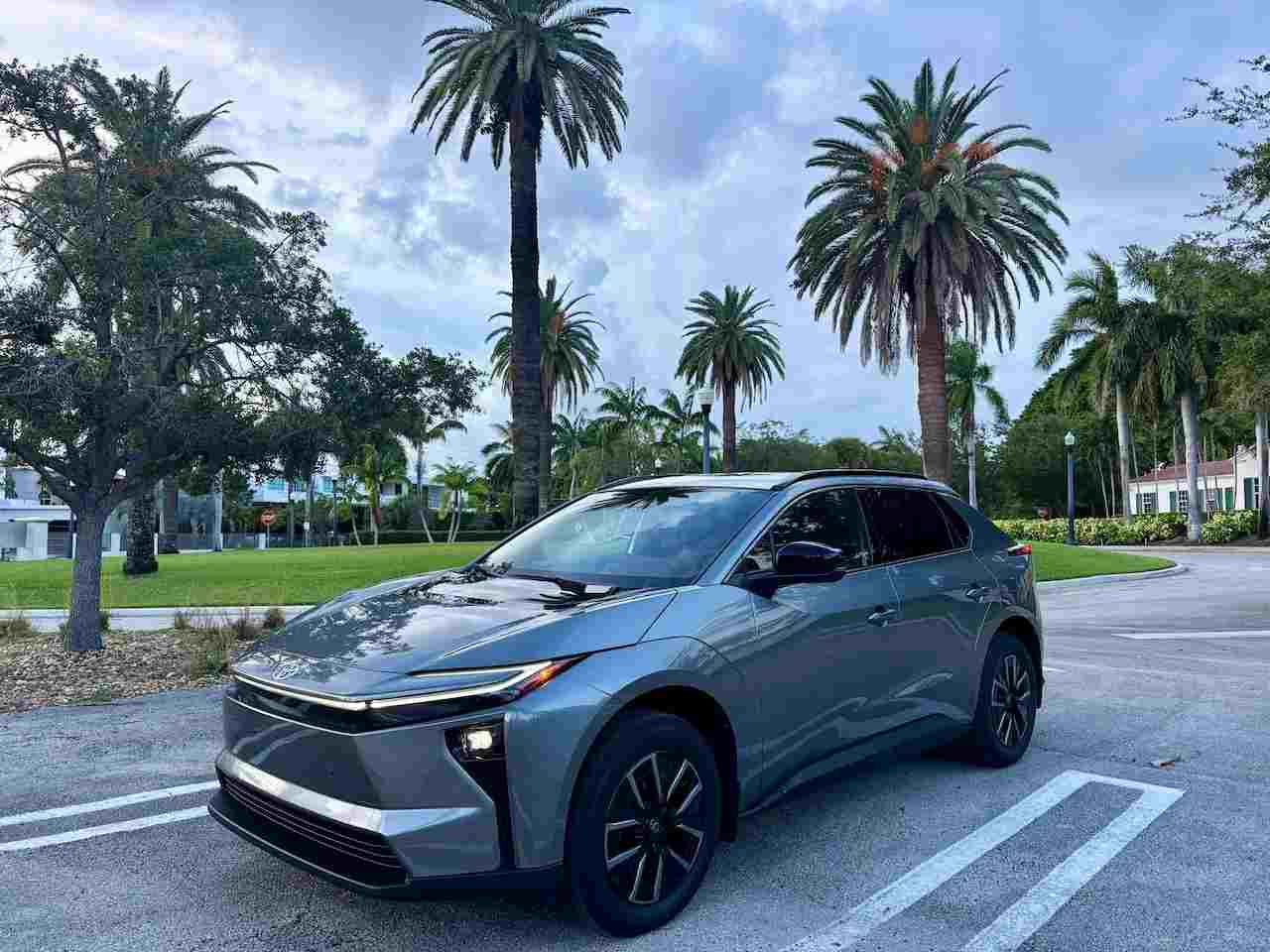 Toyota BZ XLE FWD Plus