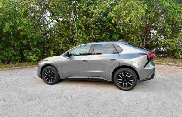 Toyota BZ XLE FWD Plus 4