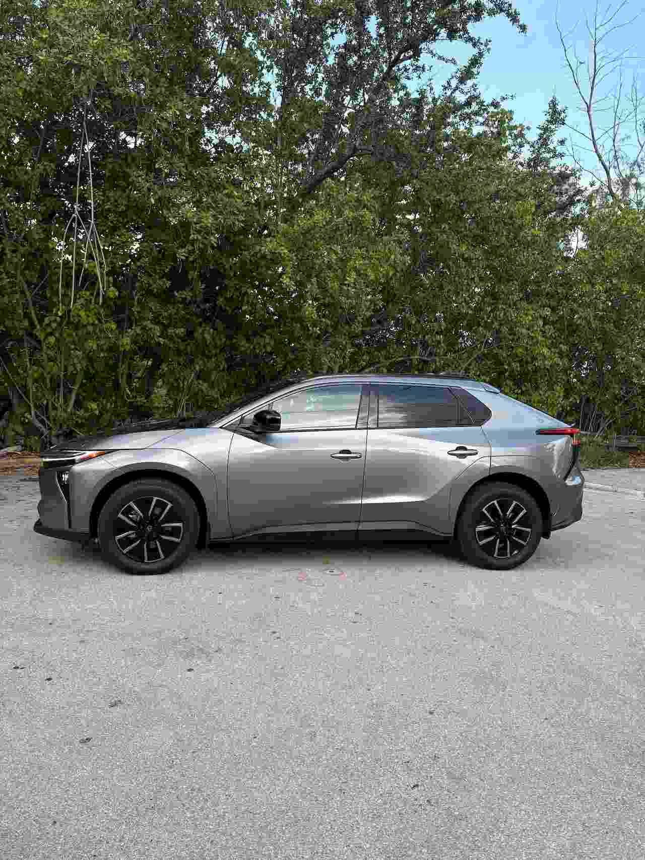 Toyota BZ XLE FWD Plus