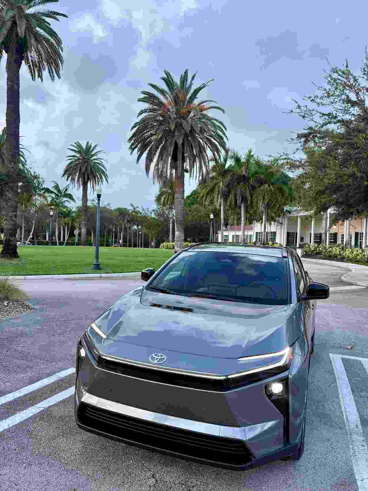 Toyota BZ XLE FWD Plus