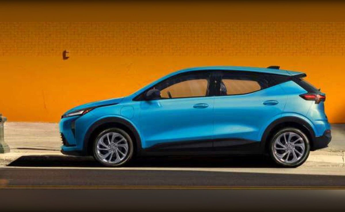 El Chevrolet Bolt 2027 tiene casi todo lo que piden los compradores de eléctricos… y GM ya piensa en retirarlo.