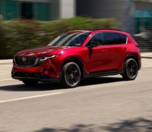 Mazda CX-5 2026 cambia por completo para adaptarse a una nueva vida: más espacio, tecnología y hasta 6 años de garantía.