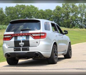 Dodge Durango vuelve a ser noticia por un problema inesperado: 74.578 SUV tienen un alerón que puede desprenderse.