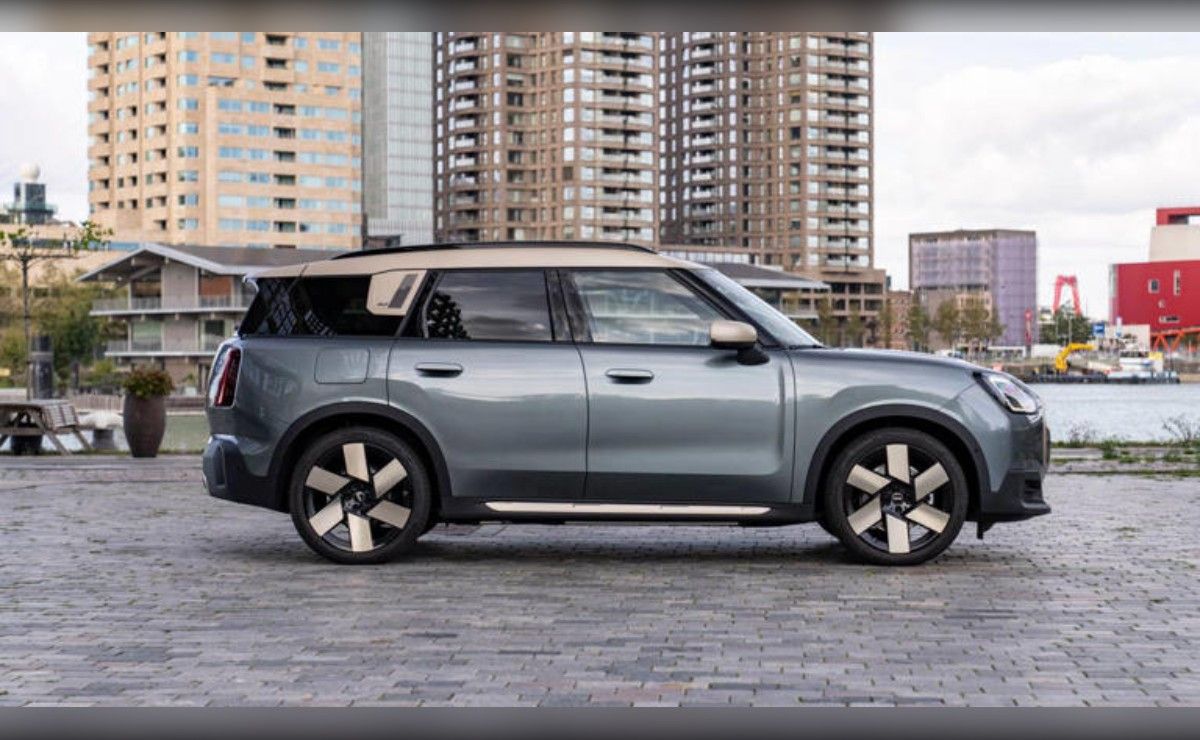MINI Countryman SE 2026: el SUV eléctrico que enamora al volante, pero pone a prueba los 50.000 dólares.