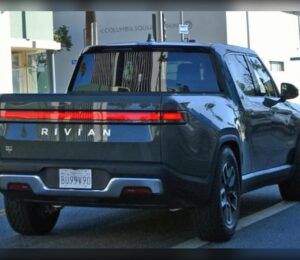 Rivian recibe un duro golpe: Consumer Reports la coloca como la marca de coches menos fiable de 2026.
