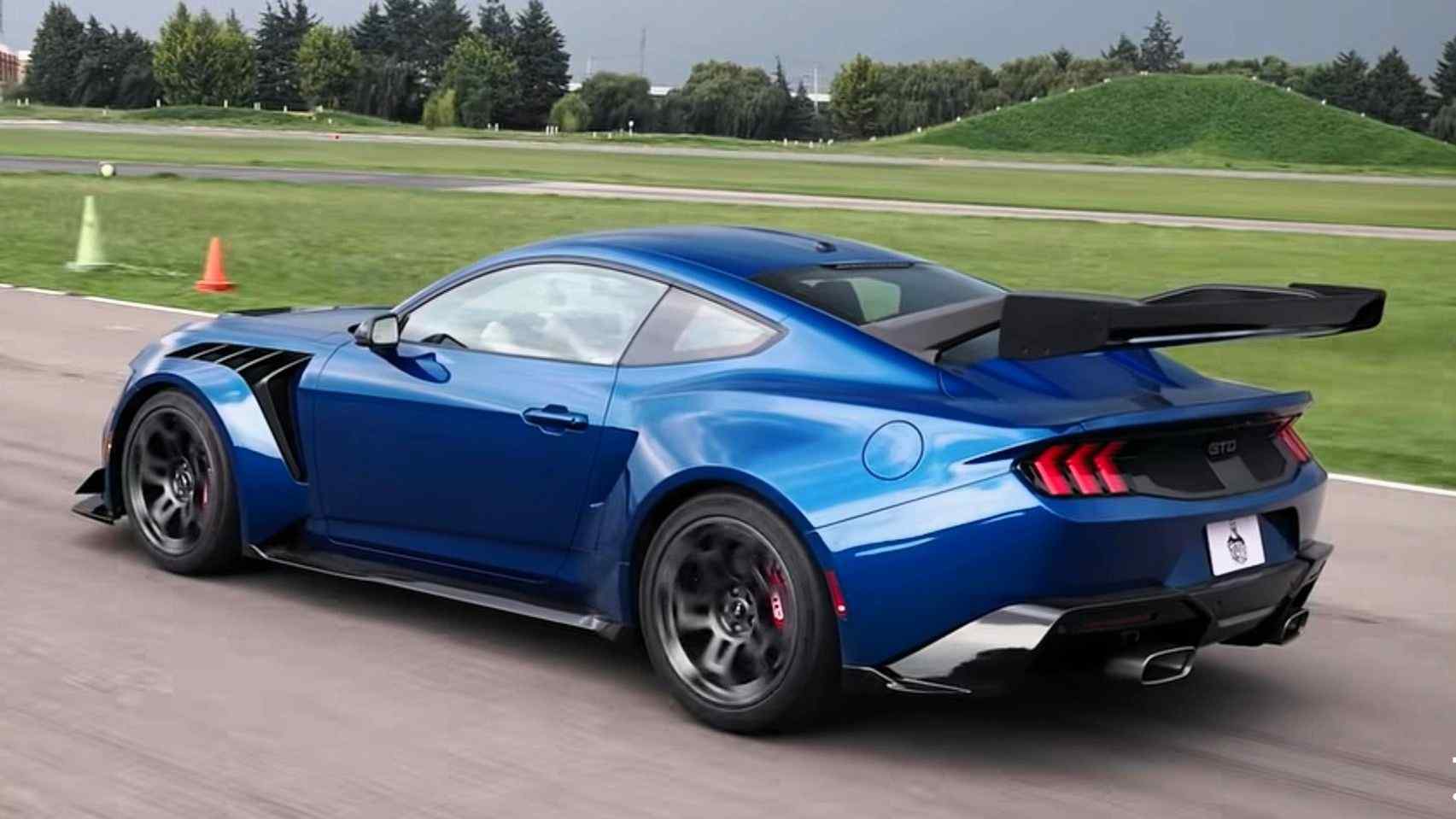 Franky Mostro ya tiene el Mustang GTD, el super auto que no cualquiera puede comprar
