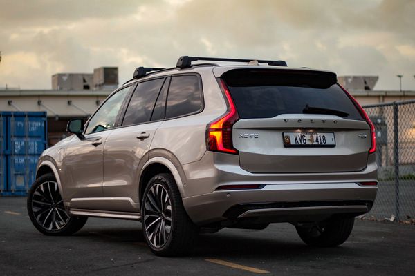 Volvo XC90 T8 PHEV 2026