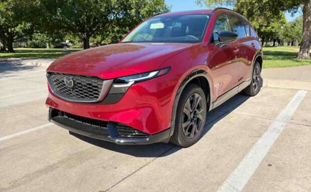 Frontal 3/4 de una CX-5 2026